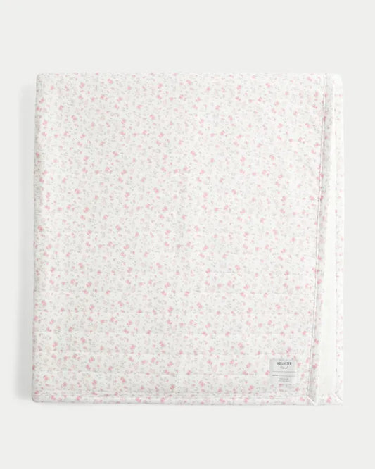 Cozy Quilted Strawberry Pattern Blanket